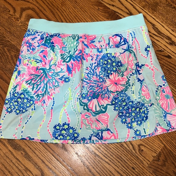 Lilly Pulitzer UPF 50+ Luxletic Run Around Skort Beach You To It Medium NWOT - Picture 5 of 5